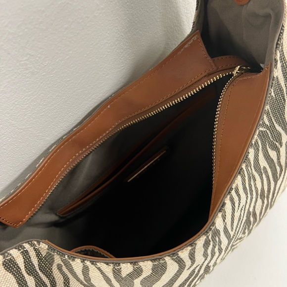 zebra print handbag - Picture 3 of 9